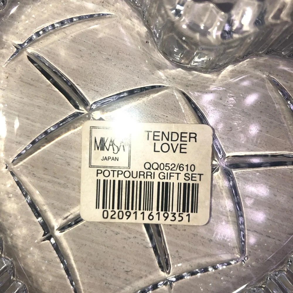 Mikasa Vintage Tender Love Heart Potpourri holder crystal Trinket box with lid - Picture 4 of 9